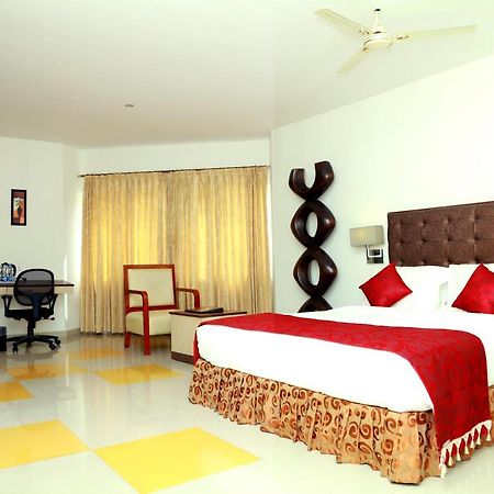 SRM Hotel Thoothukudi Buitenkant foto