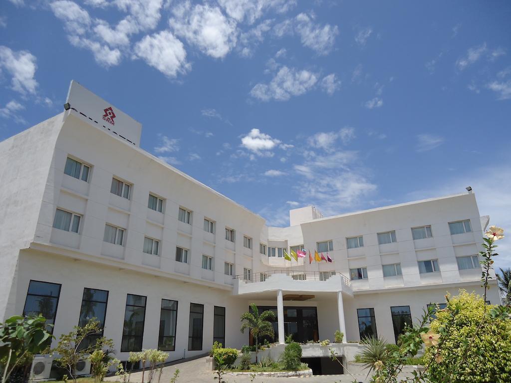 SRM Hotel Thoothukudi Buitenkant foto