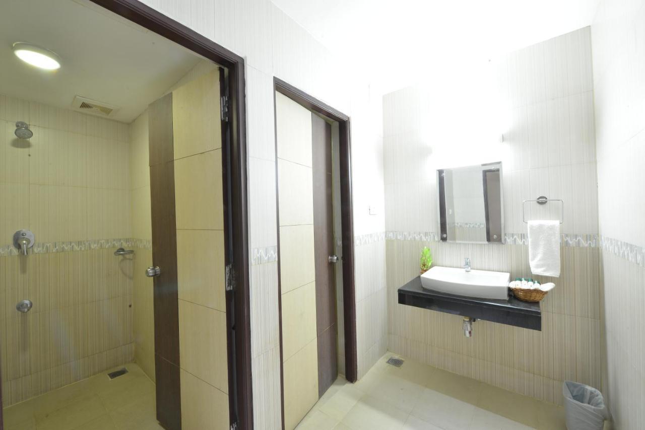 SRM Hotel Thoothukudi Buitenkant foto