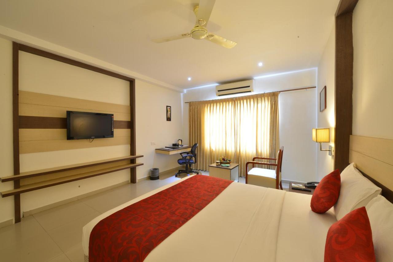 SRM Hotel Thoothukudi Buitenkant foto