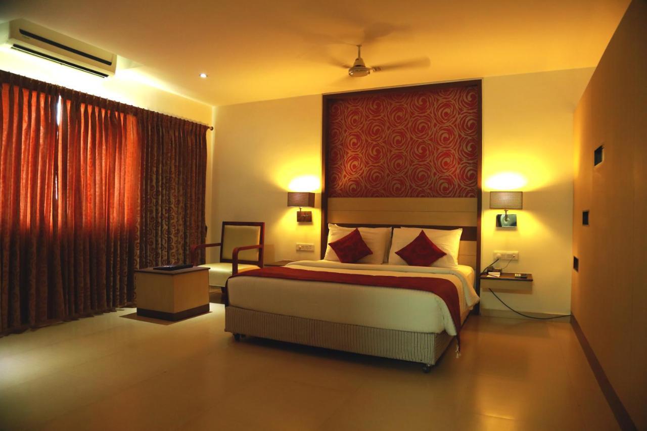 SRM Hotel Thoothukudi Buitenkant foto