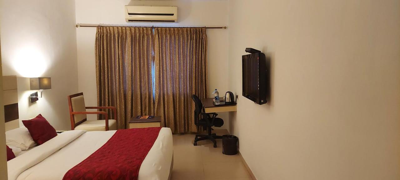 SRM Hotel Thoothukudi Buitenkant foto