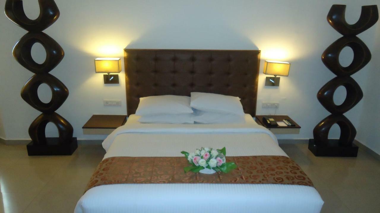 SRM Hotel Thoothukudi Buitenkant foto