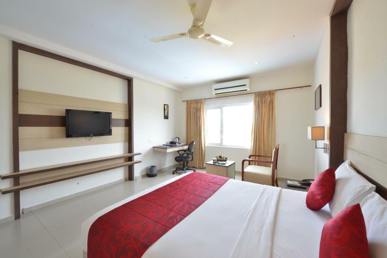 SRM Hotel Thoothukudi Buitenkant foto