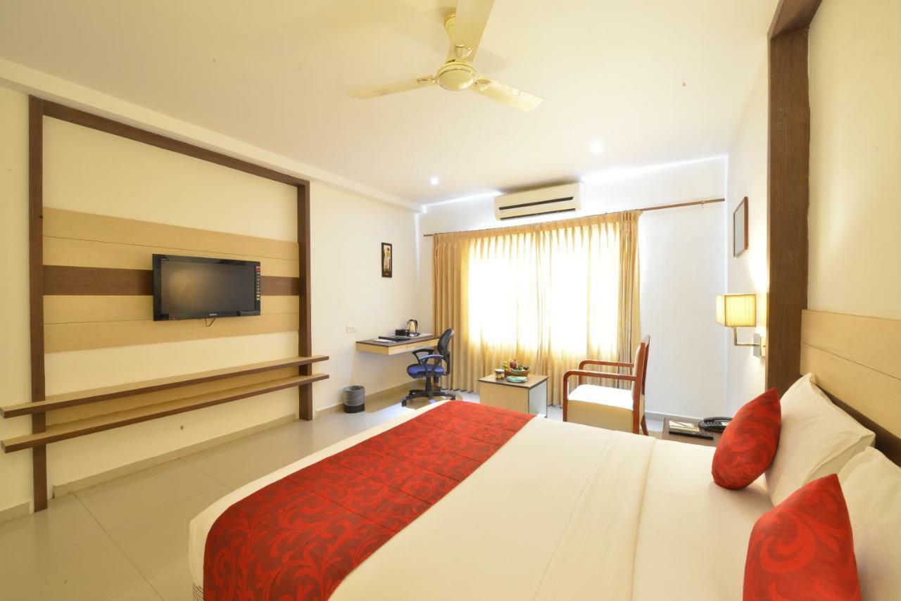 SRM Hotel Thoothukudi Buitenkant foto