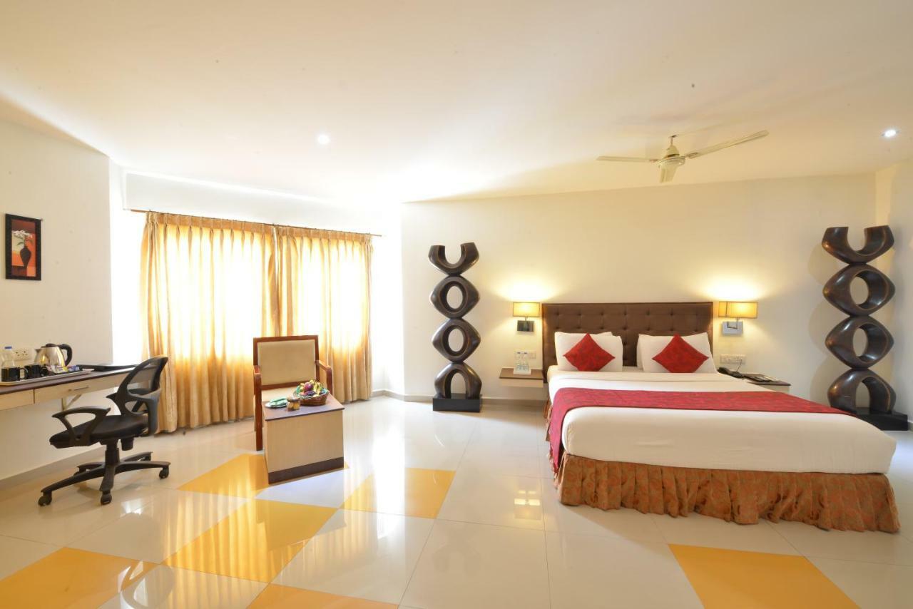 SRM Hotel Thoothukudi Buitenkant foto